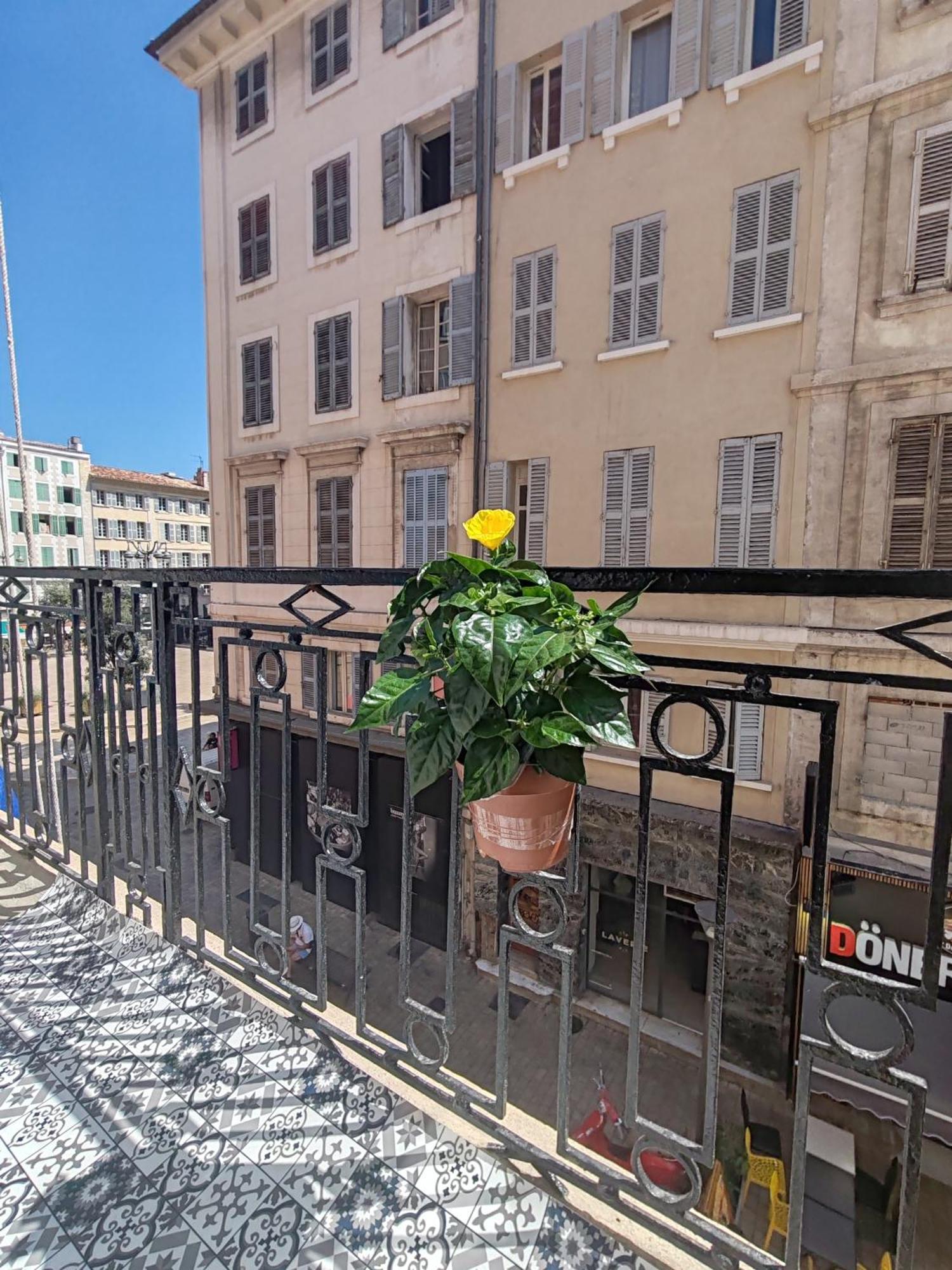 T3 Grand Balcon Au Coeur Du Vieux Port Apartment Марсилия Екстериор снимка
